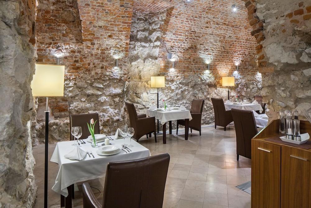 Unicus Old Town - Destigo Krakow