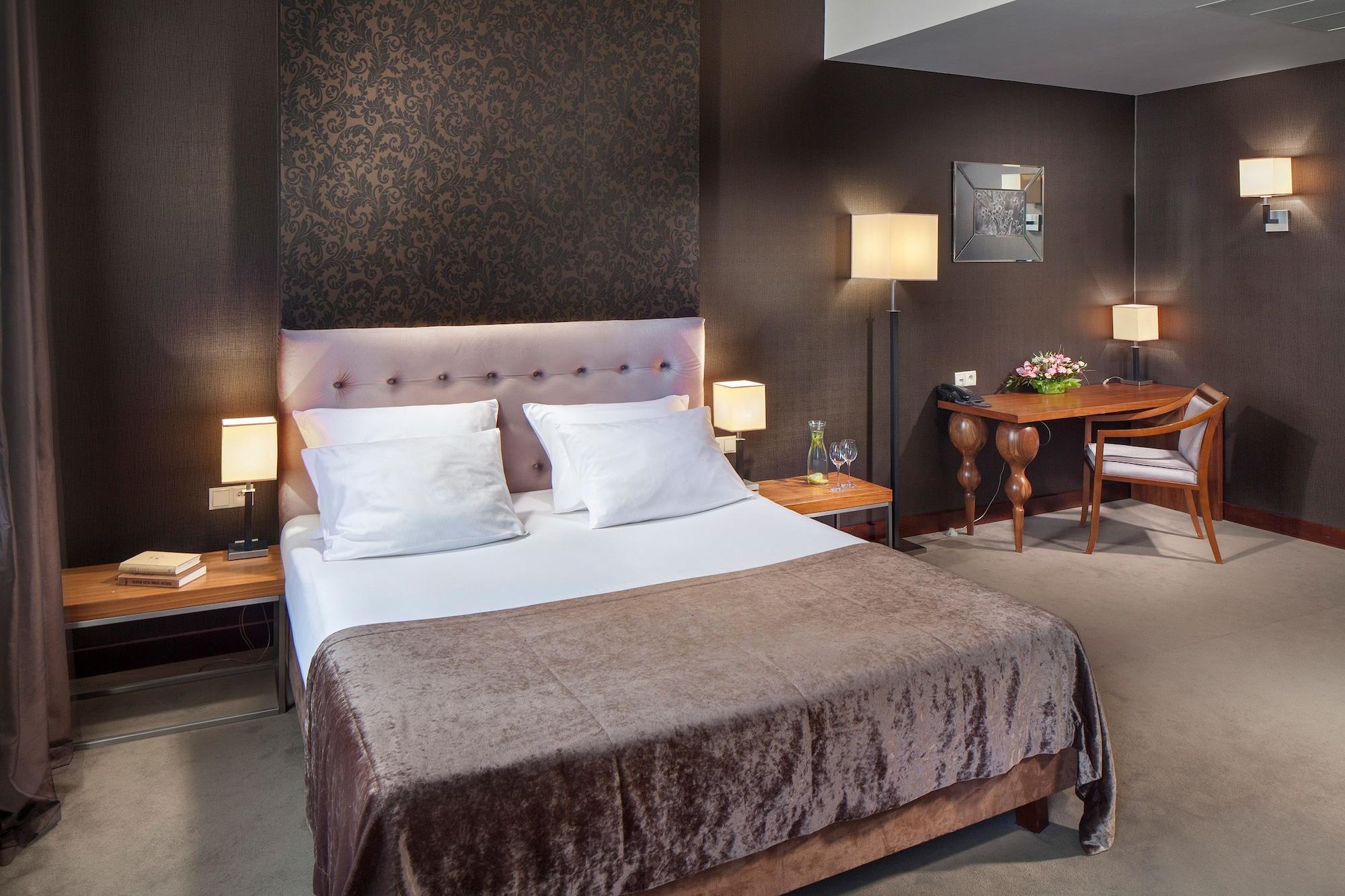 Unicus Old Town 4*