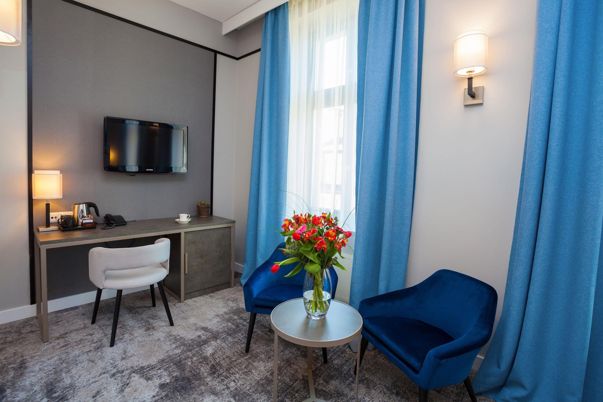 Unicus Old Town 4*