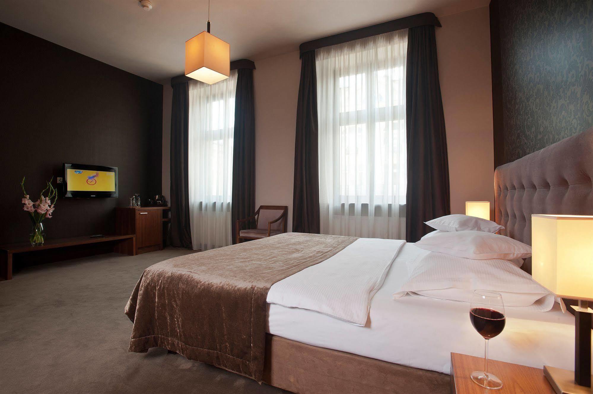 Hotel Unicus Old Town 4*